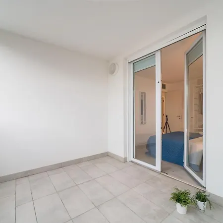 Torre Bianca 利尼亚诺萨比亚多罗