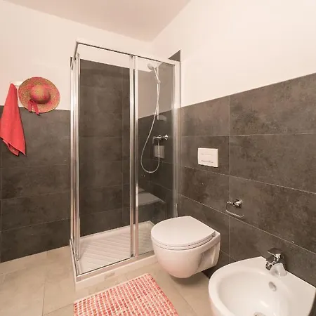 Torre Bianca 利尼亚诺萨比亚多罗