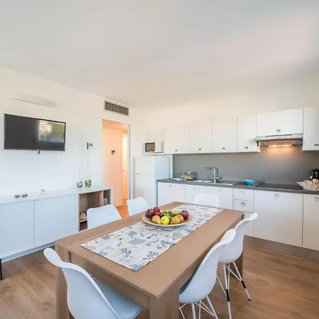 Torre Bianca 利尼亚诺萨比亚多罗